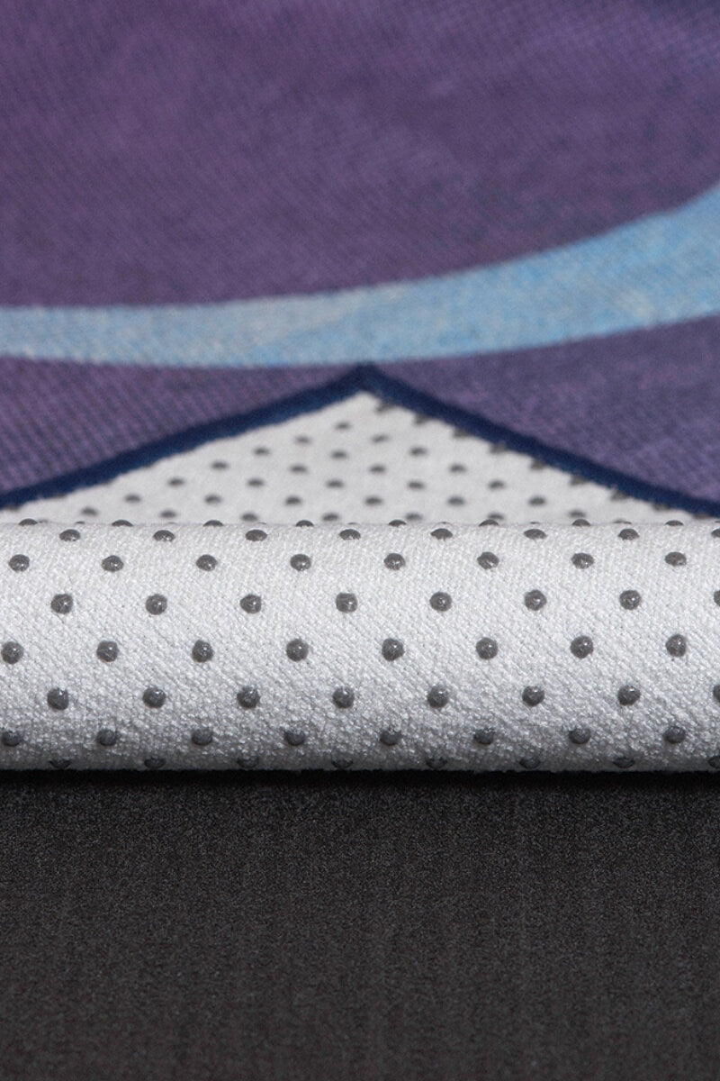 SEA YOGI // Gradient Yogitoes travel towel by Manduka, Tienda de Yoga online, close up