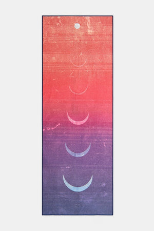 SEA YOGI // Gradient Yogitoes travel towel by Manduka, Tienda de Yoga online, spread out