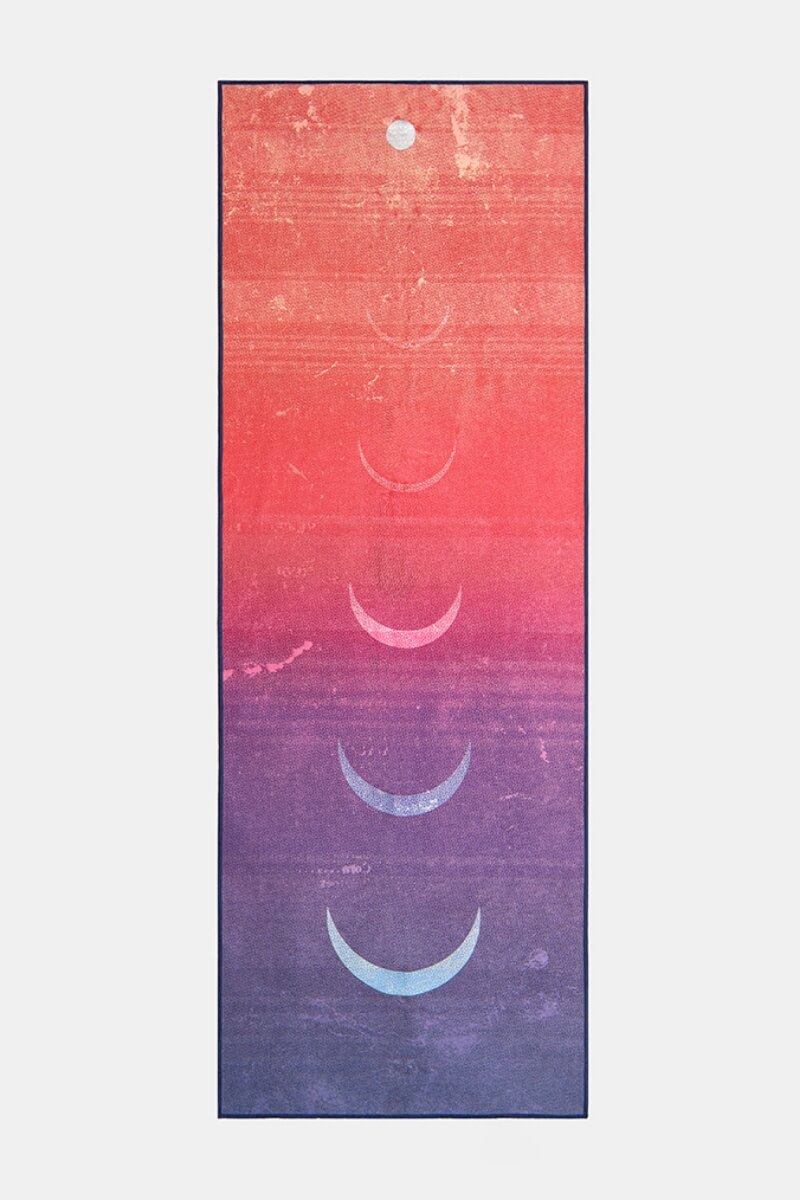 SEA YOGI // Gradient Yogitoes travel towel by Manduka, Tienda de Yoga online, spread out