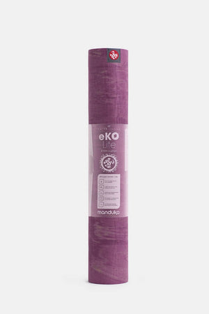 SEA YOGI // Kaafu eko Lite Yoga mat in 4mm by Manduka, Tienda de Yoga Online, standing