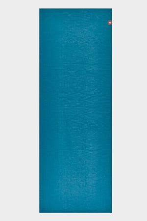 SEA YOGI // Bondi Blue Ekolite Yoga mat in 4mm by Manduka, full