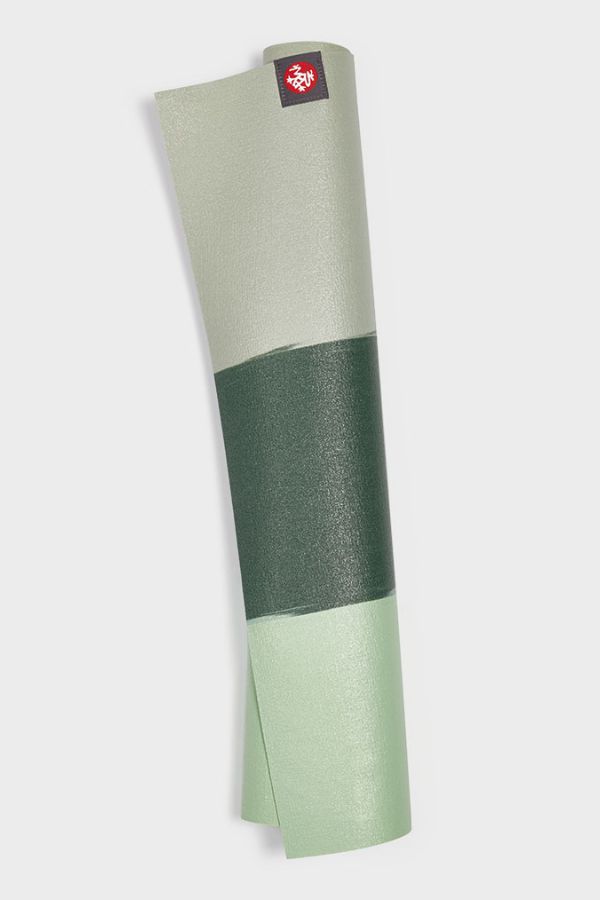 MANDUKA // EKO SUPERLITE TRAVEL YOGA MAT - 1kg - GREEN ASH STRIPE