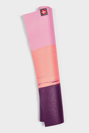 MANDUKA // EKO SUPERLITE TRAVEL YOGA MAT - 1kg - FUCHSIA STRIPE