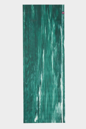 SEA YOGI // Steppe eKo Superlite travel yoga mat by Manduka, 1kg, Yoga online shop, spread
