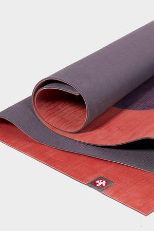 SEA YOGI // Khangai Eko Yoga yoga mat in 4mm by Manduka, zoom