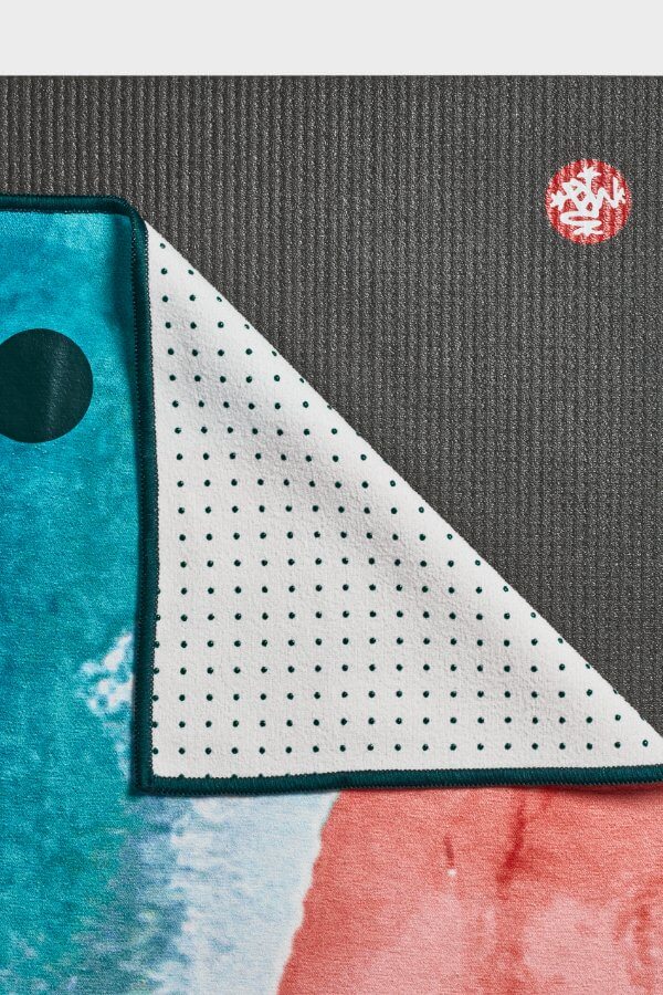 SEA YOGI // Manduka Yogitoes Skidless Yoga Towel, Line Beach, on Mat