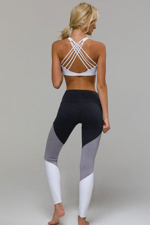 SEA YOGI // Onzie chic Yoga Bra in blanco, back