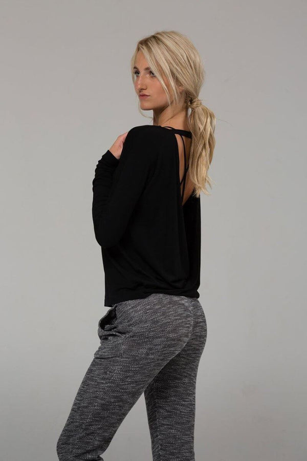 SEA YOGI // Onzie drapey V Top en black, izquierda