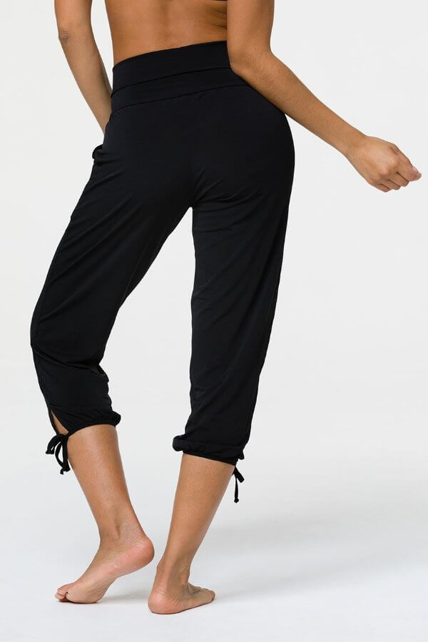 SEA YOGI // Onzie Gypsy pants en negro, detras