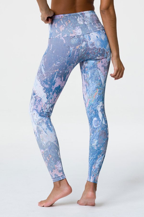 SEA YOGI // Onzie High rise legging with love stone design, back