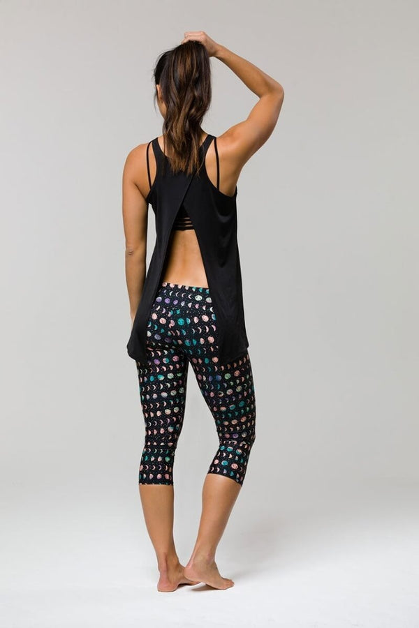SEA YOGI // Tie back tank yoga top from Onzie in black, back2