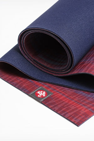 SEA YOGI // Esterilla Resound eKO Lite en 4mm de Manduka, Tienda de Yoga, close up