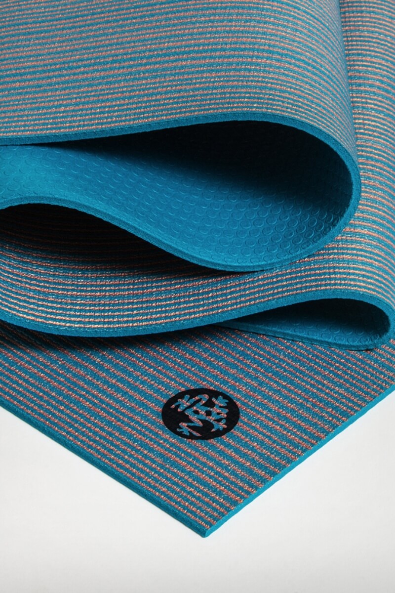 SEA YOGI // Curiosity Pro lite Yoga mat in 5mm by Manduka, Online Yoga Store, zoomed in