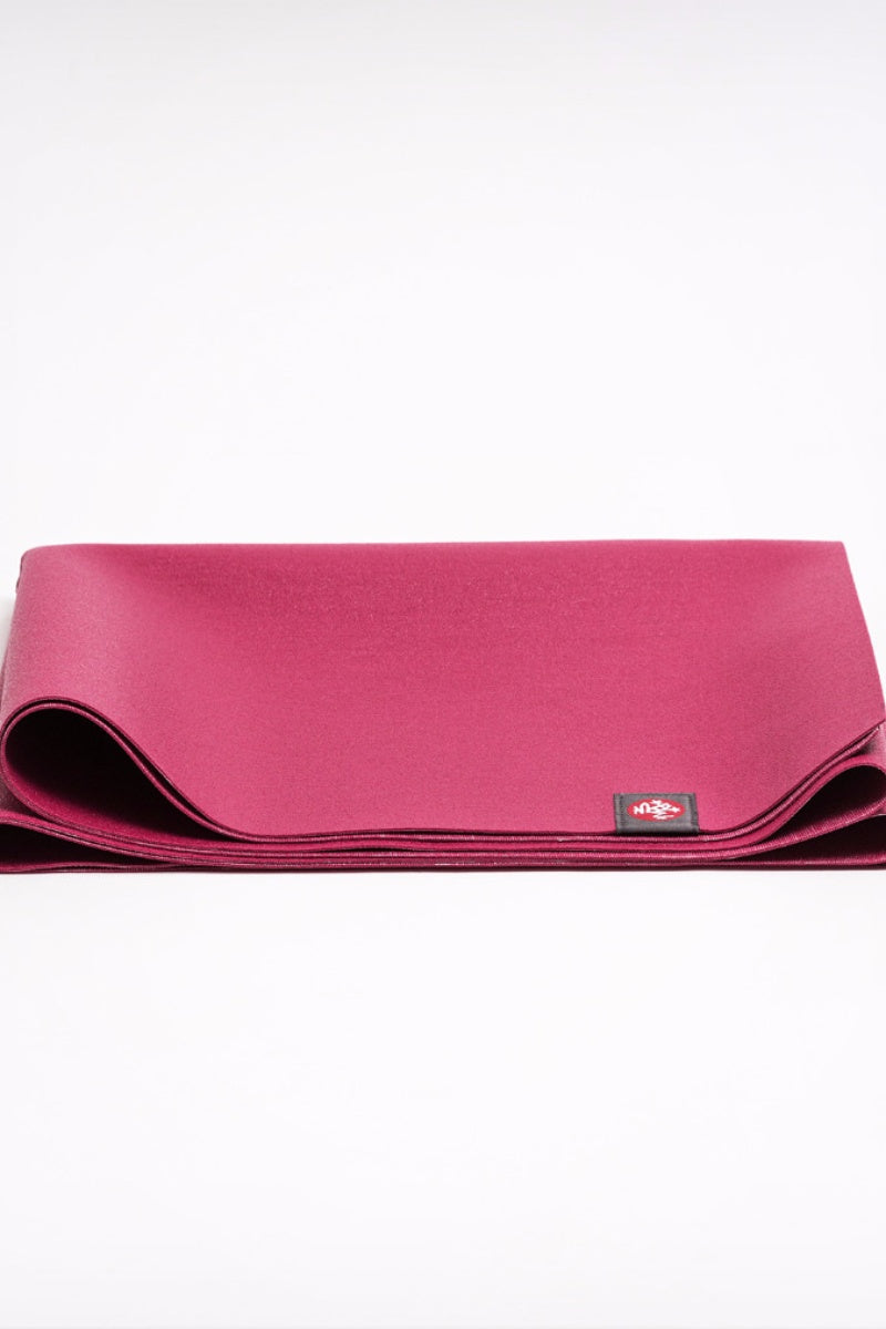 SEA YOGI online yoga shop - Yoga mats in Spain - Manduka - Eko Superlite 1kg - Fuchsia - spread out