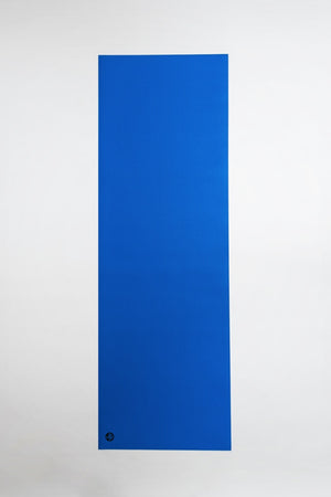 SEA YOGI // Prolite mat, 6mm thick and in Truth Blue style by Manduka, spread out image