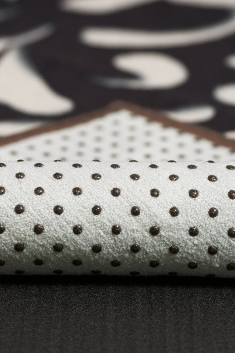SEA YOGI // Yogitoes skidless towel in Clarity in Chaos style by Manduka, zoomed in image